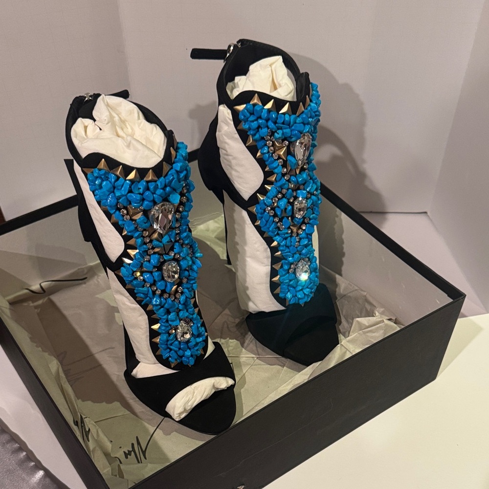 Giuseppe Zanotti Black Designer Box